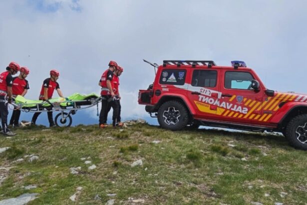 accident grav pe transfagarasan o masina a cazut 50 de metri in prapastie patru persoane au decedat 68a9cb0b11cd5