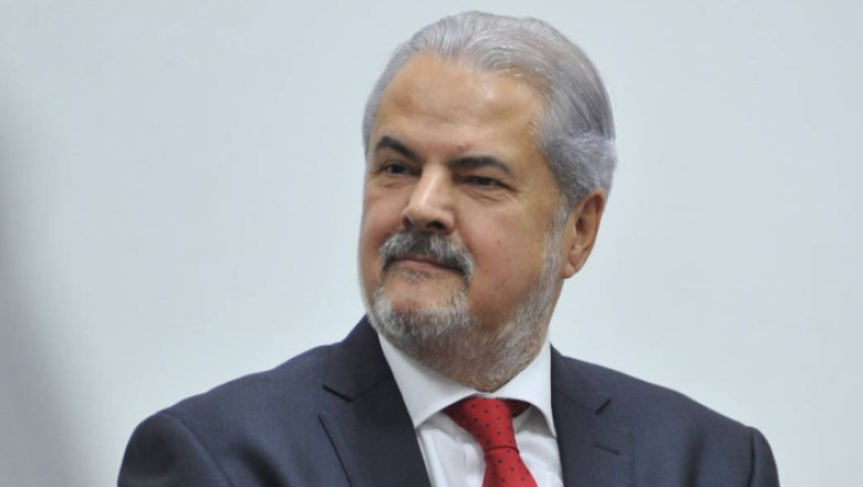 Adrian Năstase își exprimă nemulțumirea față de românii care nu au respectat doliu pentru Ion Iliescu, etichetându-i drept „progresiști” 1 adrian nastase este suparat pe romanii care n au tinut doliu pentru ion iliescu si ii numeste progresisti 68977f58494fd