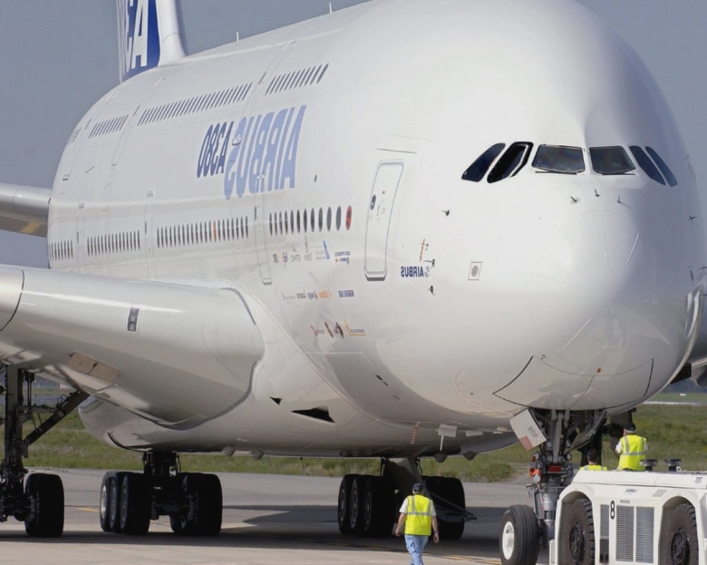 Angajații Airbus aleg să intre în grevă timp de 10 zile luna viitoare din cauza neînțelegerilor salariale 1 airbus workers vote to strike for 10 days next month in pay dispute 68a5cf566b95c