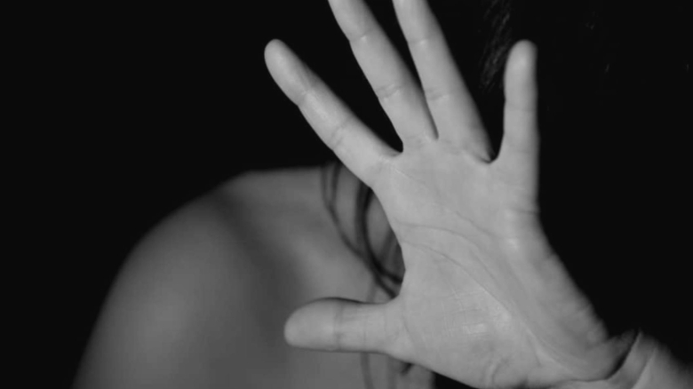 Pericol în Bistrița-Năsăud: Un individ instabil a evadat din spital cu intenția de a-și răni obsesiv o tânără 1 alerta in bistrita nasaud un psihopat a fugit din spital ca sa omoare o tanara de care era obsedat 68a88629a2513