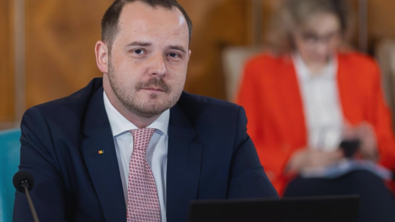 Alexandru Rogobete: Împotriva rasismului – un apel la solidaritate pentru cei care vin să muncească în România 1 alexandru rogobete condamn public atacul rasist impotriva unui om venit la munca in romania 68b16612a42c9