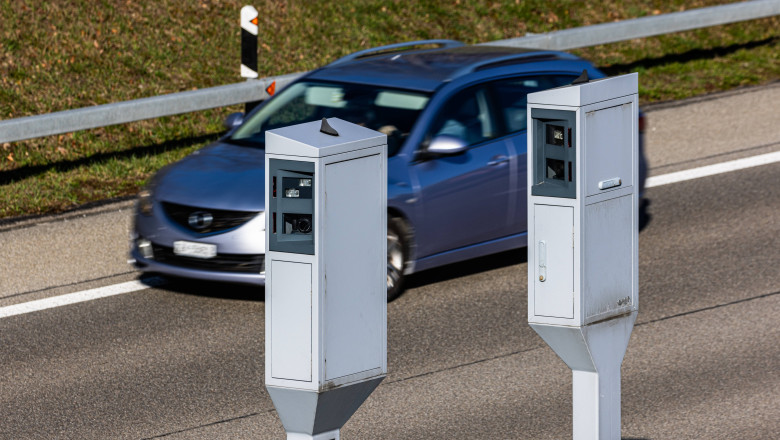 Șofer amendat cu o sumă uriașă de 95.000 de euro pentru depășirea vitezei legale pe o stradă din Elveția 1 amenda de pana la 95 000 de euro pentru un sofer care a depasit limita de viteza pe o strada din elvetia 689d615107167