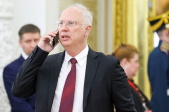 apropiatii lui putin avertizeaza asupra dezinformarilor inainte de intalnirea cu trump din alaska 689842955a39a