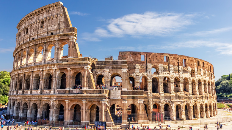 Alertă pentru călătorii care au fost în Italia: hackerii au sustras zeci de mii de acte de identitate de la recepție 1 avertisment pentru turistii care au vizitat italia zeci de mii de acte de identitate scanate la receptie au fost furate de hackeri 689e00b1399b9