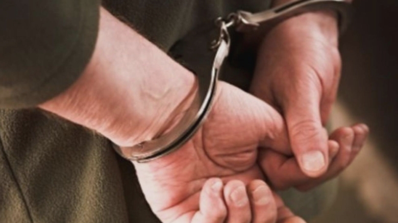 Bărbat reținut pentru ultraj judiciar după ce și-a agresat avocatul din cauza neîmplinirii așteptărilor profesionale 1 barbat arestat preventiv pentru ultraj judiciar dupa ce si a lovit avocatul motivul nu l a reprezentat corespunzator 68a8ced3405f1