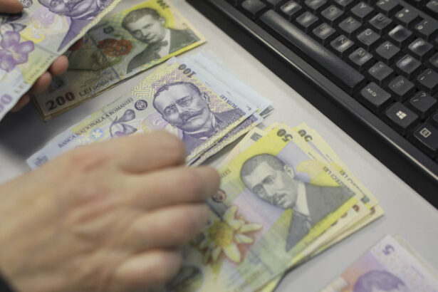 bnr datoria externa a romaniei a crescut cu 748 miliarde euro in primele sase luni din 2025 689cf2ca226b3