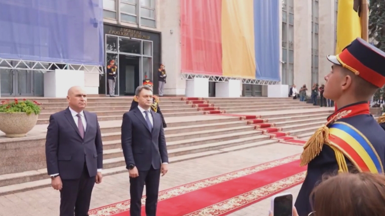 Bolojan îi calcă pe urme lui Nicușor Dan și se îndreaptă spre Republica Moldova: premierul moldovean apreciază sprijinul României pentru 50% din energia electrică 1 bolojan a luat o pe urma lui nicusor dan a plecat in republica moldova premierul moldovean a multumit romaniei ca i livreaza 50 din energia electrica video 68a9933859206