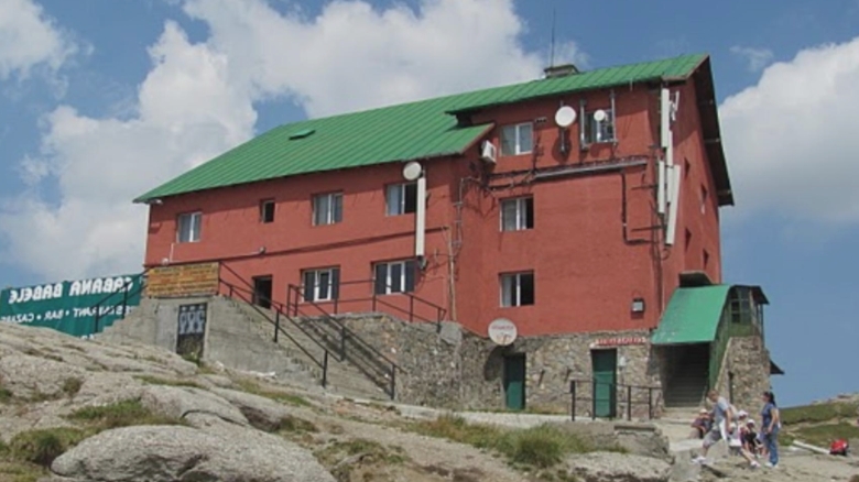 Cabana Babele, emblemă a Bucegilor, își caută noi proprietari. Ce preț are această legendă montană? 1 cabana babele a fost scoasa la vanzare cat costa unul dintre cele mai cunoscute simboluri ale bucegilor 68a5ada0647f0