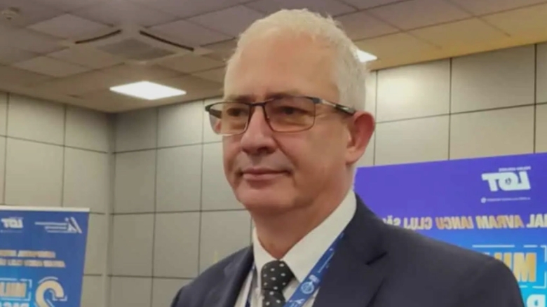 Un titan al aviației românești își încheie mandatul: David Ciceo se retrage după 30 de ani la conducerea aeroportului Cluj și 25 de ani la cârma Asociației Aeroporturilor din România 1 cade un greu al aviatiei romanesti david ciceo dupa trei decenii la sefia aeroportului cluj si un sfert de secol in fruntea asociatiei aeroporturilor din romania 68af2294d1bb1