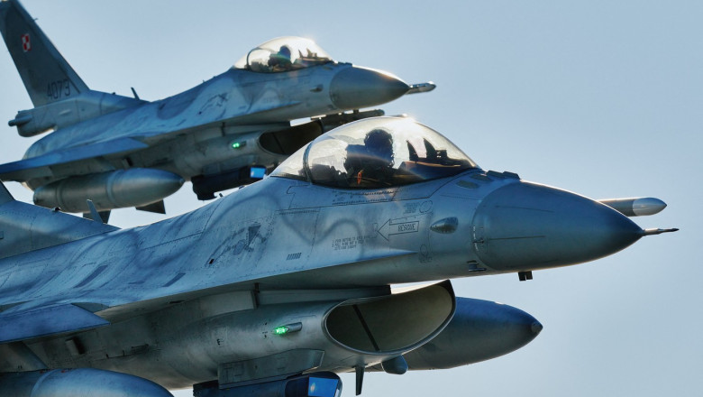 Cât va investi Polonia pentru actualizarea flotei de avioane F-16: „După două decenii, nu mai fac față provocărilor.” 1 ce suma va plati polonia pentru modernizarea flotei de avioane f 16 dupa 20 de ani au devenit insuficiente in fata amenintarilor 689cbe95ec713