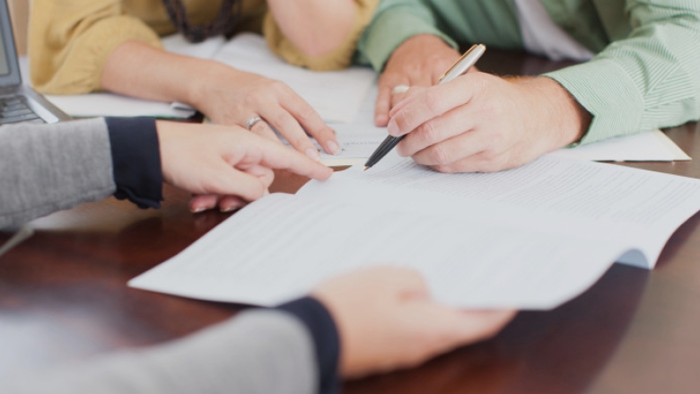 Ce impozite locale trebuie să achite un român în 2025? Când devine necesară taxa pe clădiri și în ce condiții se poate crește impozitul? 1 ce taxe locale plateste un roman in 2025 cand este obligatorie taxa pe cladiri in ce situatii se poate majora impozitul 68a0507581922