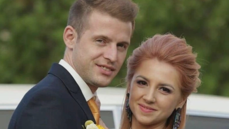 Descoperă cine este secretara cu un salariu record, depășindu-l pe al primarului: 120 de euro pe minut pentru ședințele de consiliu, plus bonusuri atrăgătoare 1 cine e secretara cu salariu mai mare decat edilul platita cu 120 euro minut pentru a participa la sedintele de ca plus alte sporuri 68aea0728a479