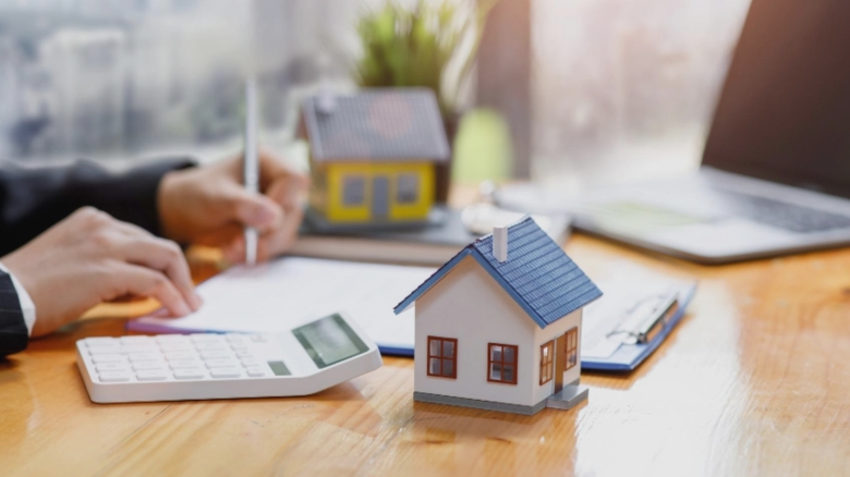 Împrumuturile imobiliare ating cote record: românii au contractat 6 miliarde de euro în primele șase luni ale anului 1 creditele pentru casa la cel mai inalt nivel din ultimii cinci ani romanii s au indatorat cu 6 miliarde de euro in prima jumatate a anului 68aeb1ecf0c0b