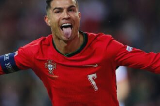 cristiano ronaldo este primul jucator din istorie care a marcat cate 100 de goluri in patru tari diferite 68ac0f0e46379