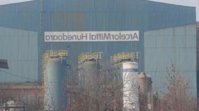 Criza lovește: ArcelorMittal Hunedoara suspendă temporar activitatea din cauza costurilor mari la energie și a altor provocări majore 1 criza e aici arcelormittal hunedoara opreste temporar productia preturile ridicate la energie printre problemele care au pus pe butuci gigantul siderurgic 68b2c59fe3606