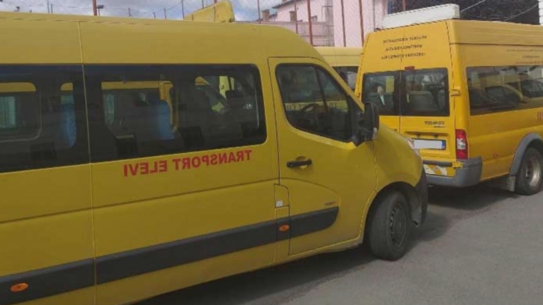 Bolojan și misterioasa afacere a microbuzelor școlare: bani colosali cheltuiți de CJ Bihor pe vehicule supraevaluate 1 cum a intrat bolojan in schema microbuzelor scolare sume halucinante de bani date de cj bihor pe vehiculele supraevaluate 68a5872474f1b