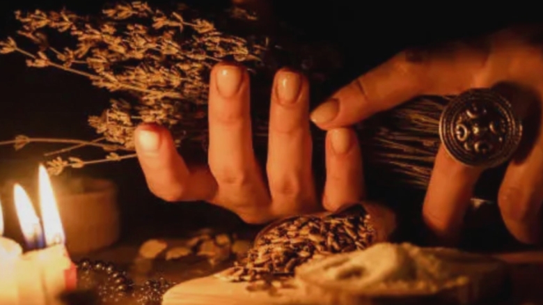 Cum să recunoști semnele de deochi: indicii evidente că ai fost victima unor farmece 1 cum iti dai seama ca ai fost deocheat semnele clare care iti indica ca ti s au facut astfel de farmece 68a617e3650d4