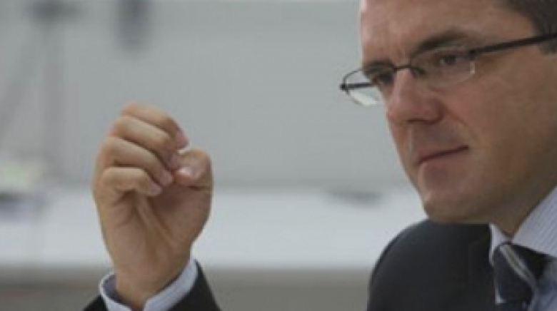 Dan Dungaciu: "Ursula von der Leyen sosește ca agent al Bruxelles-ului". Strategia secretă a Uniunii Europene 1 dan dungaciu ursula von der leyen vine in calitate de colector planul ascuns al bruxelles ului 68b19016ae27c