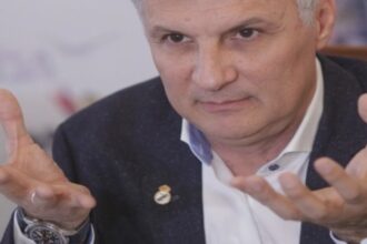 daniel zamfir ii acuza pe cei de la usr ca au umplut guvernul de sinecuristi si se tin cu dintii de scaune 68aee42b76644