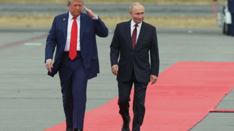 De ce Putin își menține brațul drept rigid: analizele experților despre antrenamentele KGB și posibilele utilizări ale steroizilor 1 de ce merge putin mai mereu cu bratul drept rigid ce spun specialistii intre antrenamentele kgb si suspiciunile de tratamente cu steroizi 68b454ab446ff