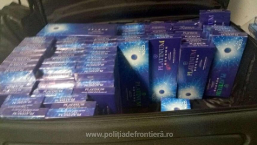 Captura impresionantă de pe Aeroportul Otopeni: Doi români reținuți cu aproape 2.700 de pachete de țigări aduse din Dubai 1 doi romani prinsi cu aproximativ 2 700 de pachete cu tigari pe aeroportul otopeni marfa adusa din dubai 68a8292c55bb4