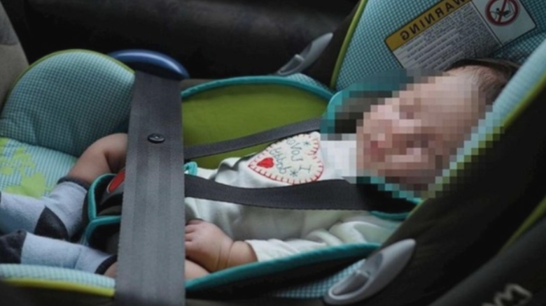 Momente de coșmar: Un băiețel de un an și jumătate a căzut din mașină, după ce fratele său mai mare i-a desfăcut centura de siguranță 1 drama unui copil de un an si jumatate a cazut din masina aflata in mers dupa ce fratele sau mai mare i a desfacut centura de siguranta 68acbd5e9e61f