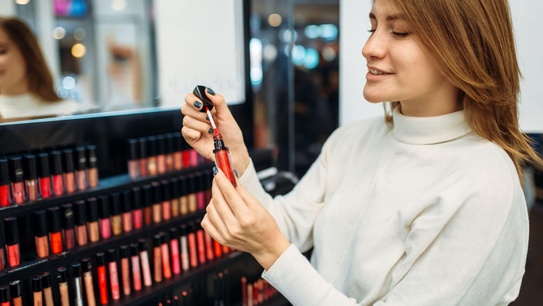 „Răsfățul economic”: Impactul plăcerilor personale asupra consumului în vremuri de incertitudine 1 economia rasfatului cum au ajuns micile placeri pe care ni le oferim sa creasca consumul in perioade de incertitudine 689b03a524e47