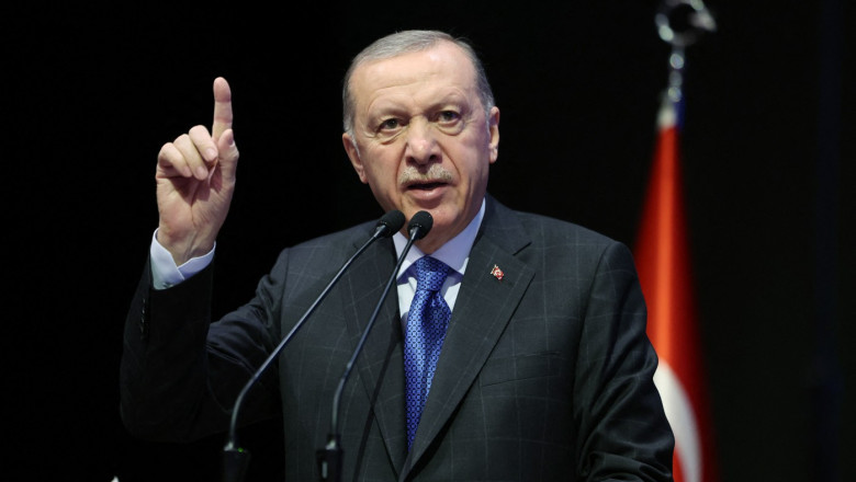 Erdogan intensifică represiunea asupra opoziției în Turcia: 40 de indivizi capturați 1 erdogan continua persecutia opozitiei in turcia 40 de persoane au fost arestate 689f19b91ec16
