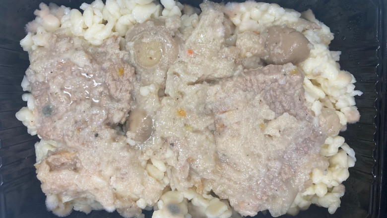 „Ești reflecția meseriei tale: ministrul Sănătății împărtășește imagini cu mesele pacienților dintr-un spital de urgență.” 1 esti ceea ce le servesti pacientilor tai ministrul sanatatii a postat poze cu mancarea pacientilor de la un spital de urgenta 6891a594ba89f