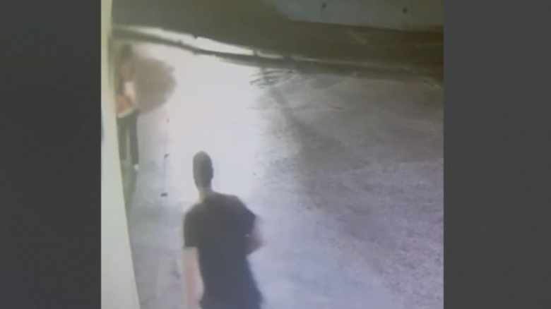 Femeie victimă unei agresiuni sexuale într-un mall bucureștean: suspectul plasat sub supraveghere judiciară 1 femeie agresata sexual intr un mall din bucuresti barbatul cercetat sub control judiciar 68b423e3d8113