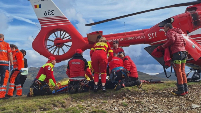 Povestea terifiantă din Argeș: cum s-a sfârșit aventura celor cinci tineri în abisul negru 1 filmul tragediei din arges cum a ajuns masina cu cei 5 tineri in prapastie 68abeba3202e3