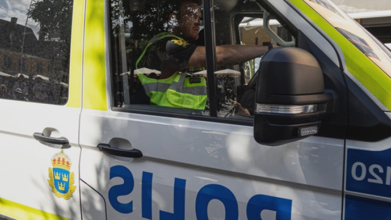 Schimb de focuri lângă o moschee din Suedia, cu două victime rănite 1 focuri de arma in apropierea unei moschei din suedia cel putin doua persoane au fost ranite 689f3b061da94