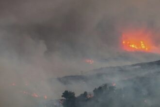 foto noi incendii devastatoare in turcia peste 250 de persoane au fost evacuate dintr o regiune turistica 68a1d180166af