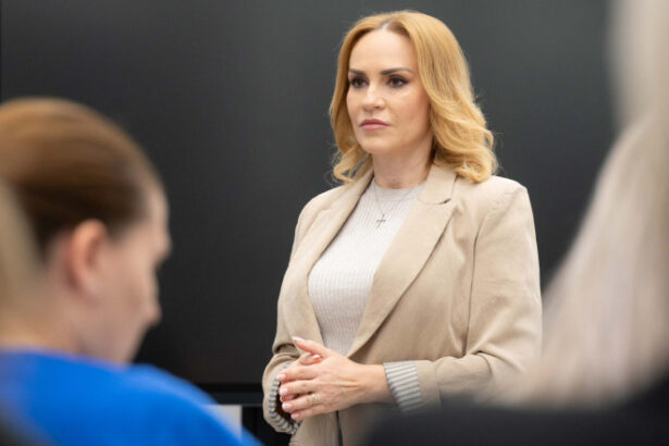 gabriela firea ar putea candida din nou la primaria capitalei discutam ce spune sorin grindeanu 689a09f075aec