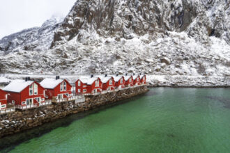 galerie foto cele mai frumoase insule din lume sunt in pericol turismul excesiv a ajuns aproape de polul nord 688f6cbd671ad