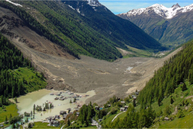 galerie foto topirea ghetarilor ameninta sa distruga localitati din europa vechi de sute de ani cum arata blatten satul elvetian inghitit de munte 6891837132d88