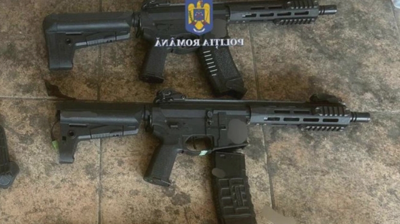 Furt de arme de airsoft și unelte electrice dintr-o bază sportivă: hoțul a fost prins în flagrant 1 hot prins dupa ce a furat arme de airsoft si scule electrice dintr o baza sportiva produsele urmau sa fie vandute 68a5b98212eb3