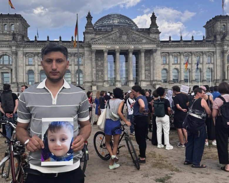 „Nopți fără somn și vieți în așteptare: impactul noilor reglementări europene asupra familiilor despărțite.” 1 i cant sleep i cant get on with my life how europes tougher rules are keeping families apart 68ac591125c8c