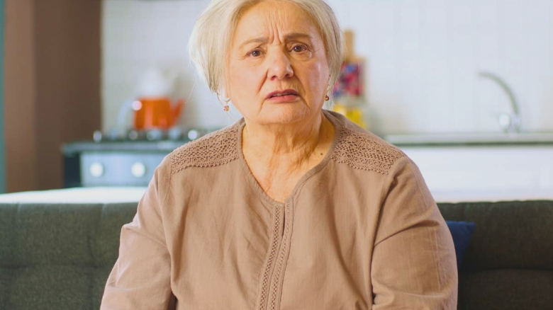 Dacă observi aceste 11 semne la părinții tăi, înseamnă că se confruntă cu dificultăți mai mari decât recunosc 1 if you notice these 11 things at your parents house theyre struggling more than they admit 68af502e82d51