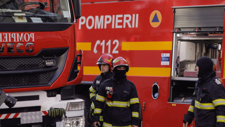 Flăcări devastatoare pe 40 de hectare între Ilfov și Giurgiu, 17 echipaje de intervenție mobilizate 1 incendiu de vegetatie pe 40 de hectare la limita judetelor ilfov si giurgiu 17 autospeciale trimise la fata locului 689b229bf199b