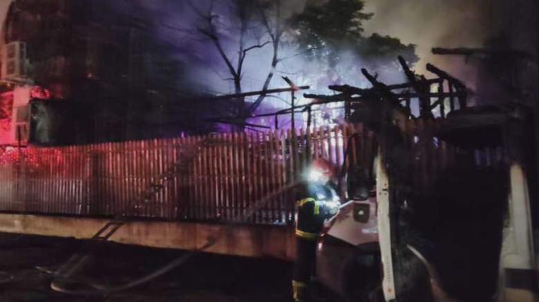 Flăcări devastatoare într-un restaurant din Galați: 70 de clienți s-au evacuat de urgență 1 incendiu masiv la un restaurant din galati 70 de persoane s au autoevacuat 68b0c15c3814d