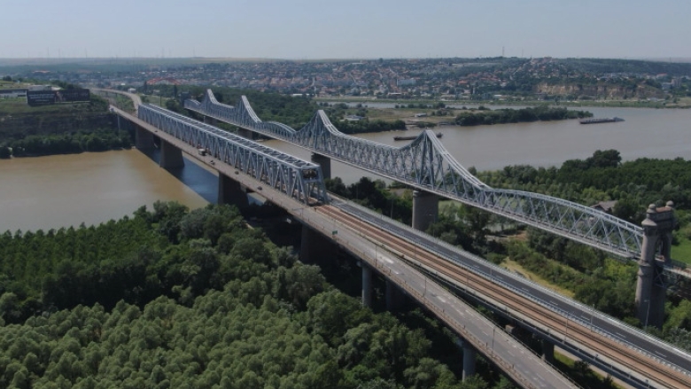 Trenurile spre litoral întâmpină întârzieri de ore: dificultăți în rețeaua de contact între Fetești și Cernavodă 1 intarzieri de sute de minute pentru trenurile care merg spre litoral probleme la reteaua de contact intre fetesti si cernavoda 689fa66e8a255