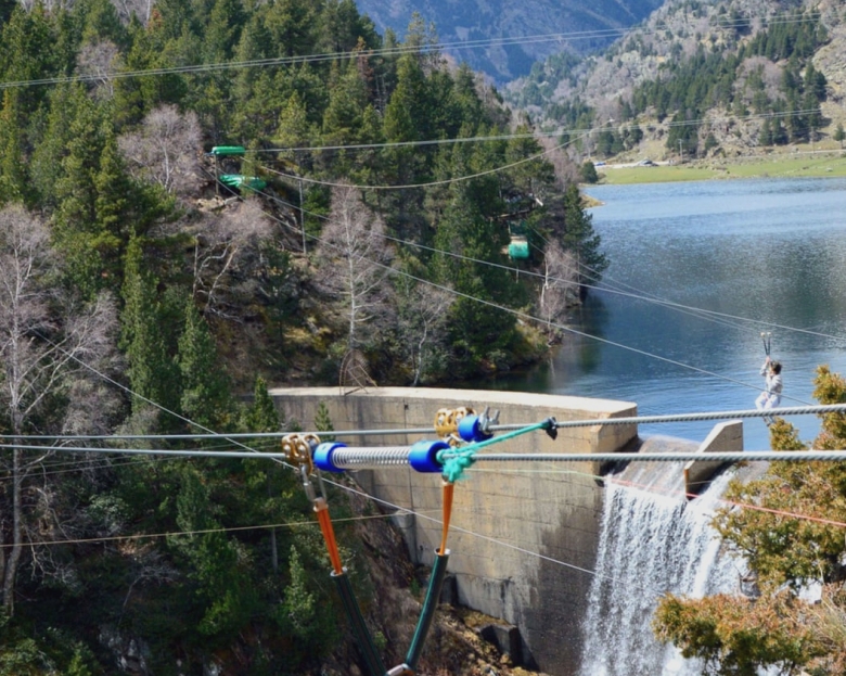 Copiii israelieni, excluși de la accesul într-un parc de distracții din sudul Franței 1 israeli children refused access to leisure park in southern france 68a93f4272931