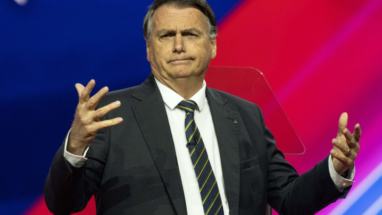 Jair Bolsonaro, fost lider al Braziliei, subiect al unei anchete pentru tentativa de răsturnare a ordinii constituționale, a fost pus în arest la domiciliu 1 jair bolsonaro a fost plasat in arest la domiciliu fostul presedinte brazilian e judecat pentru tentativa de lovitura de stat 6891b6723f30a