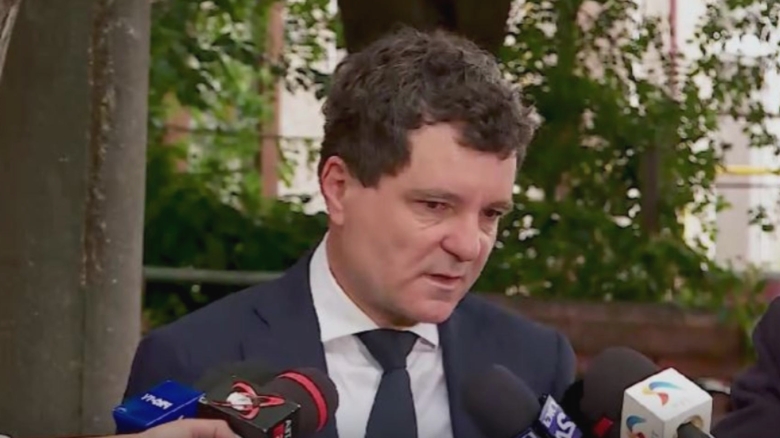 Jurnaliștii care l-au sprijinit pe Nicușor Dan în campania electorală se distanțează acum de el. Ce păreri au despre ultimele acțiuni ale liderului absent? 1 jurnalistii care l au sustinut pe nicusor dan in campania electorala au ajuns sa se dezica de el ce spun despre ultimele miscari ale presedintelui absent 68b2eb2cdb1ea