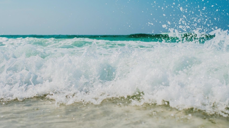 Păcat de la limitele disperării: mamă și fiică recuperate din furia mării la 2 Mai 1 la un pas de tragedie mama si fiica salvate din valuri la 2 mai 68a718401934b