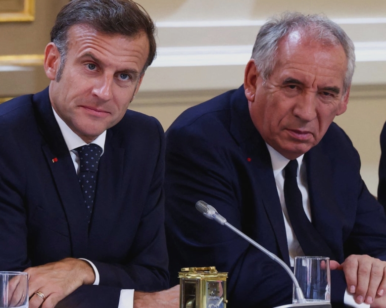 Macron își exprimă sprijinul pentru Bayrou și îndeamnă criticii bugetului la responsabilitate 1 macron backs bayrou and calls on budget critics to show responsibility 68afc621ee8f2