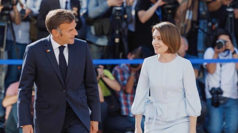 Macron, transportat prin Chișinău cu un automobil românesc, Maia Sandu ar fi solicitat protecție specială din partea României - SURSE 1 macron plimbat prin chisinau cu o masina inmatriculata in romania maia sandu ar fi cerut paza speciala din romania surse 68af62b57666f