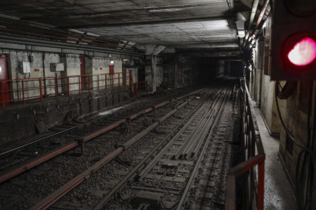 ministrul transporturilor anunta un control la metrou ampla actiune de inspectie privind siguranta si exploatarea trenurilor 6895bec1b2e47