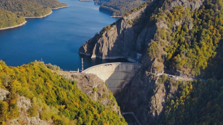 Secretele Lacului Vidraru dezvăluite: Fără aur în nămol și fără ruine ascunse 1 miturile despre golirea lacului vidraru demontate nu exista aur in namol nici ruine secrete 68a44668d2b5b